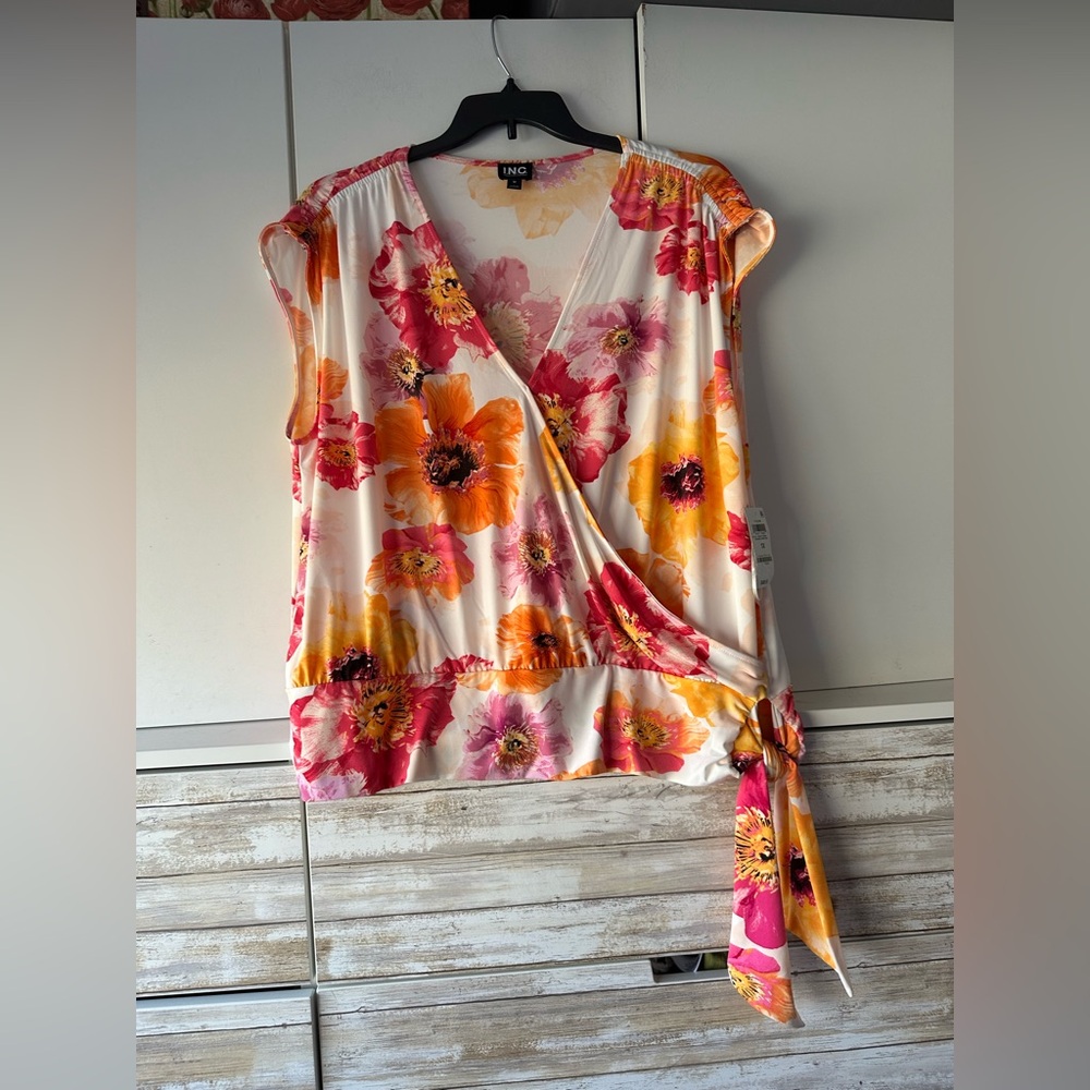 🌸 INC Floral Faux Wrap Blouse 1X Pink Orange Tie Waist NWT
